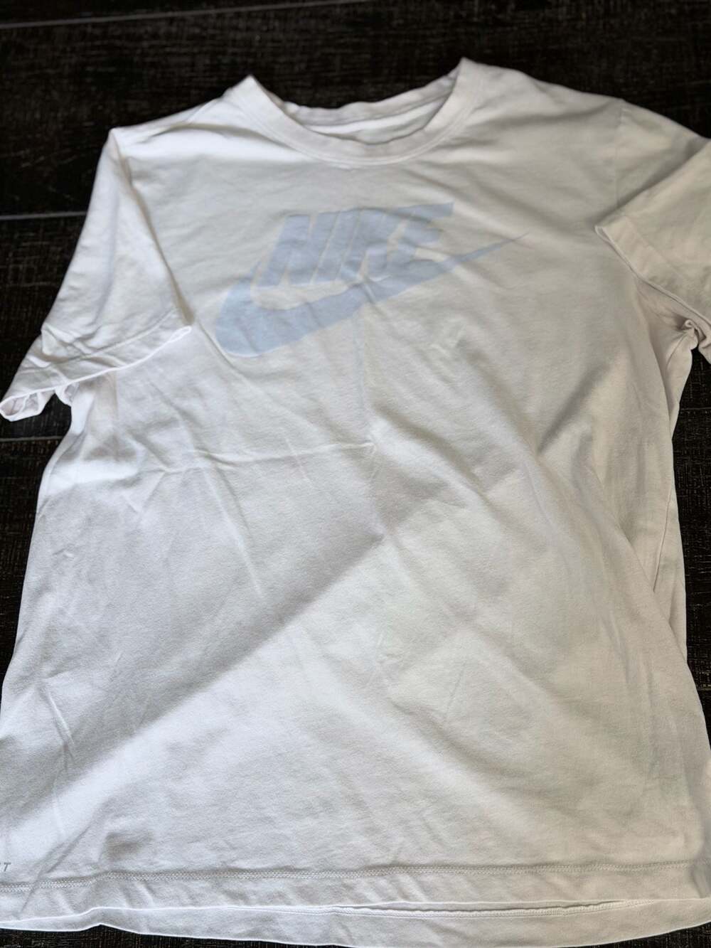 Nike Sportswear Swoosh Logo Graphic T-Shirt White